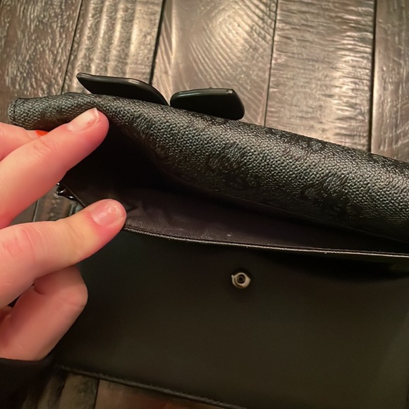 Black Guess wallet - Picture 5 of 6